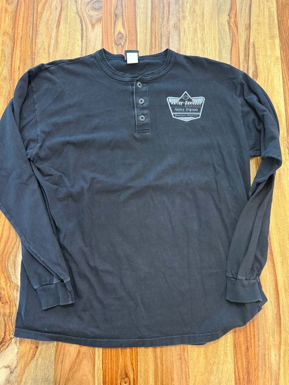 Vintage 2003 Harley Davidson Long Sleeve Henley Shirt XL